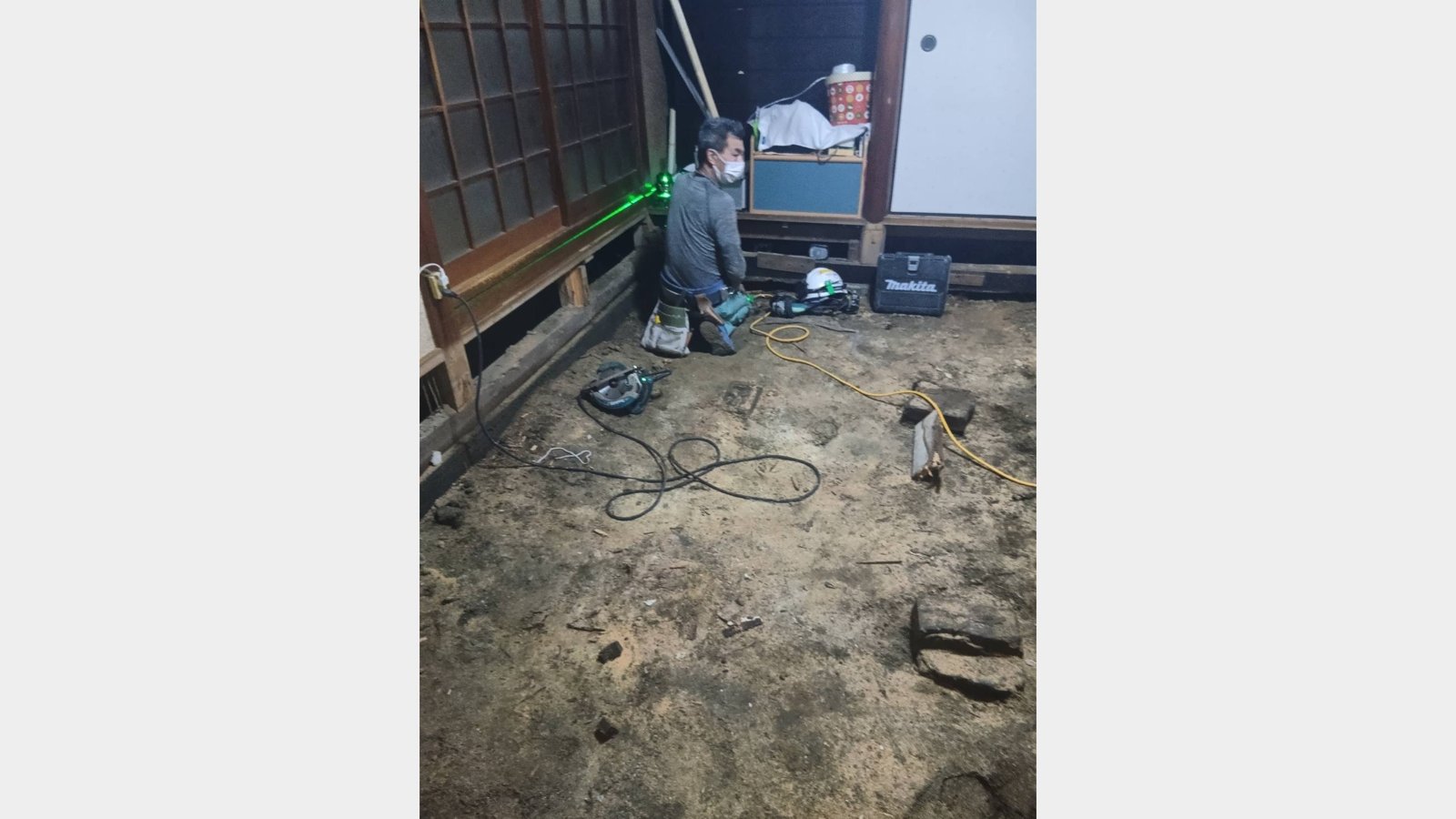 和室の床の解体と下地の組み直し工事